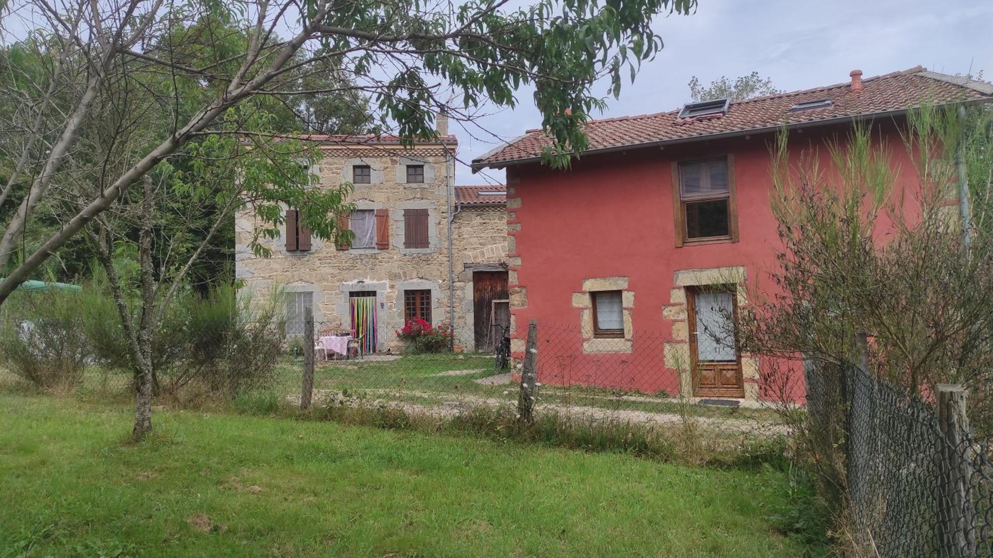 Gite La Roche Bertignat Экстерьер фото